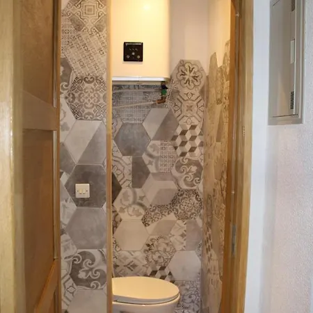 Apartment Isard, Wifi Et Parking Gratuit, Navette Gratuite Au Pied De La Residence, Possibilite Forfait Menage Et Location Linge De Lit Et Toilette, A 10 Minutes A Pied Du Centre Font-Romeu-Odeillo-Via