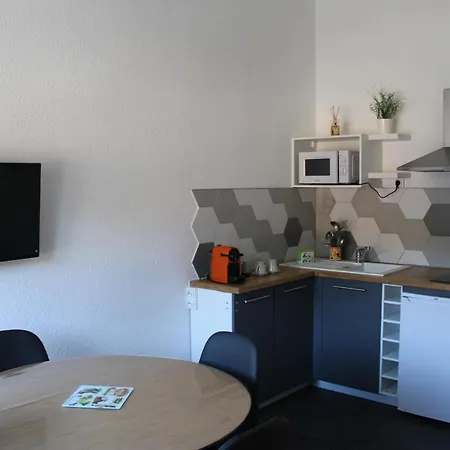 Isard, Wifi Et Parking Gratuit, Navette Gratuite Au Pied De La Residence, Possibilite Forfait Menage Et Location Linge De Lit Et Toilette, A 10 Minutes A Pied Du Centre *