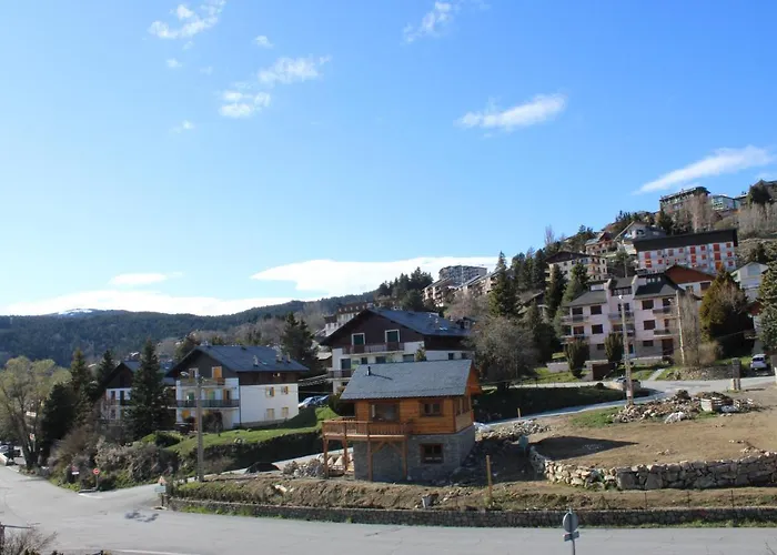 Isard, Wifi Et Parking Gratuit, Navette Gratuite Au Pied De La Résidence, Possibilité Forfait Ménage Et Location Linge De Lit Et Toilette, à 10 Minutes à Pied Du Centre Font Romeu