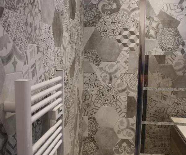 Apartamento Isard, Wifi Et Parking Gratuit, Navette Gratuite Au Pied De La Résidence, Possibilité Forfait Ménage Et Location Linge De Lit Et Toilette, à 10 Minutes à Pied Du Centre *